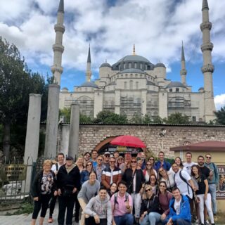 Join us on the best Free Tour of Istanbul 🇬🇧🇪🇸
www.viaurbis.com 
.
.
.
#freetouristanbul #freetour #istanbul #estambul #estambul🇹🇷 #toursenestambul #freetourestambul #visitistanbul #viajar #travel