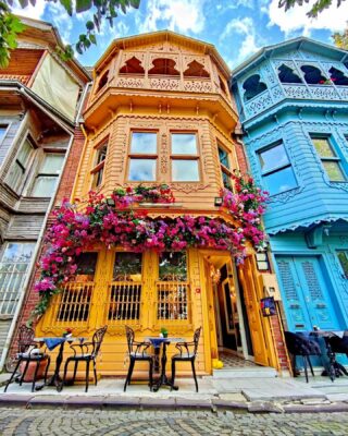 Good morning Istanbul ✨
www.viaurbis.com 
.
📸 by @mstfatyfn 💯
.
.
.
.
.
#freetouristanbul #freetourestambul #freetour #freetours #istanbul #estambul #viaurbis #walkingtour #walkingtours #toursenespañol #toursenestambul #instatravel #instatraveling #visitturkey #toursinistanbul #wanderlust