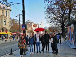 Join us on the best free tour of Istanbul 🇪🇸🇬🇧
www.viaurbis.com 
.
.
.
#freetouristanbul #freetourestambul #freetour #freetours #walkingtours #istanbul #estambul #estambul🇹🇷 #guiasenespañol #toursenestambul #tourenestambul #travel #viajar