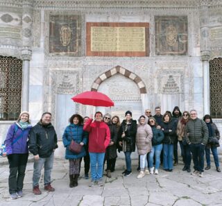 Join us on the best free tour of Istanbul 🇬🇧🇪🇸www.viaurbis.com 
.
.
#freetouristanbul #freetourestambul #freetour #freetours #istanbul #estambul #toursenestambul #tourenestambul #toursenespañol #turquia🇹🇷 #visitturkey #walkingtour