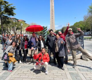 Join us on the best free walking tour in Istanbul 🇬🇧🇪🇸www.viaurbis.com 
.
.
.
.
#freetouristanbul #freetourestambul #freetour #freetours #estambul #istanbul #travel #viajar #viajaresvivir #traveling