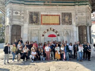 The best free tour in Istanbul 🇬🇧🇪🇸
www.viaurbis.com 
.
.
.
#freetouristanbul #freetour #freetourestambul #toursenestambul #tourenestambul #guiasenespañol #turquia #istanbul #estambul #travel #viaurbis