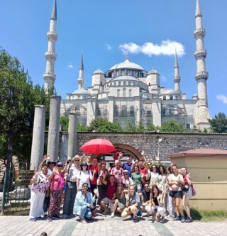 Join us on the best free walking tour in Istanbul 🇬🇧🇪🇸 www.viaurbis.com 
.
.
.
.
#freetouristanbul #freetourespañol #freetourestambul #freetour #freetours #istanbul #estambul #visitistanbul #toursenestambul #tourenestambul #vacation #vaccaciones