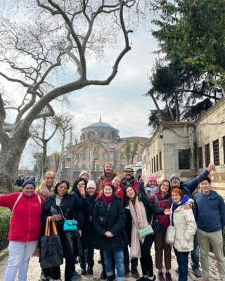 Get your Free Tour Istanbul and enjoy the best free tour experience in the city! 🇬🇧🇪🇸 www.viaurbis.com 
.
.
#freetouristanbul #freetourestambul #freetour #freetours #istanbul #estambul #estambul🇹🇷 #walkingtours #toursenestambul #tourenestambul #walkingtoursistanbul #turquia🇹🇷 #turkey