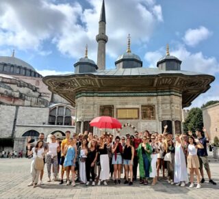 The best free walking tour of Istanbul 🏆🇬🇧🇪🇸www.viaurbis.com 
.
.
.
.
#freetouristanbul #freetourespañol #freetourestambul #istanbul #estambul #estambul🇹🇷 #viajeros #viajerosporelmundo #viaurbis #toursenestambul #tourenestambul #vacations #vaccaciones